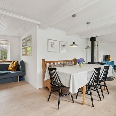 Hyggeligt Fiskerhus Taet Pa Havet * 伦讷