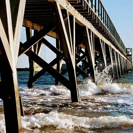 别墅 Hyggeligt Fiskerhus Taet Pa Havet
