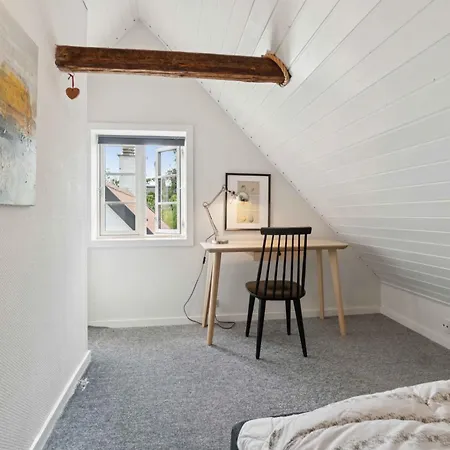 别墅 Hyggeligt Fiskerhus Taet Pa Havet 伦讷