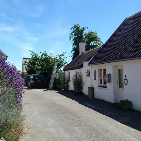 别墅 Hyggeligt Fiskerhus Taet Pa Havet