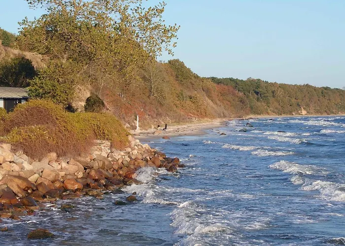 Hyggeligt Fiskerhus Taet Pa Havet * 론네