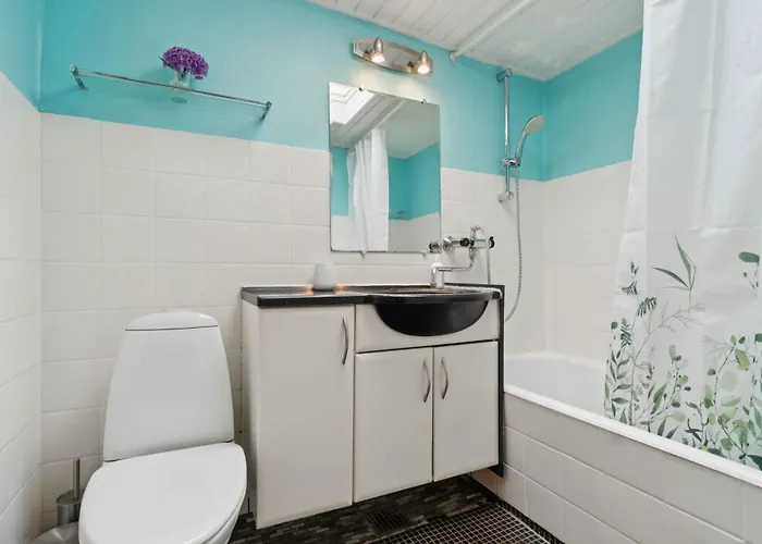 Hyggeligt Fiskerhus Taet Pa Havet